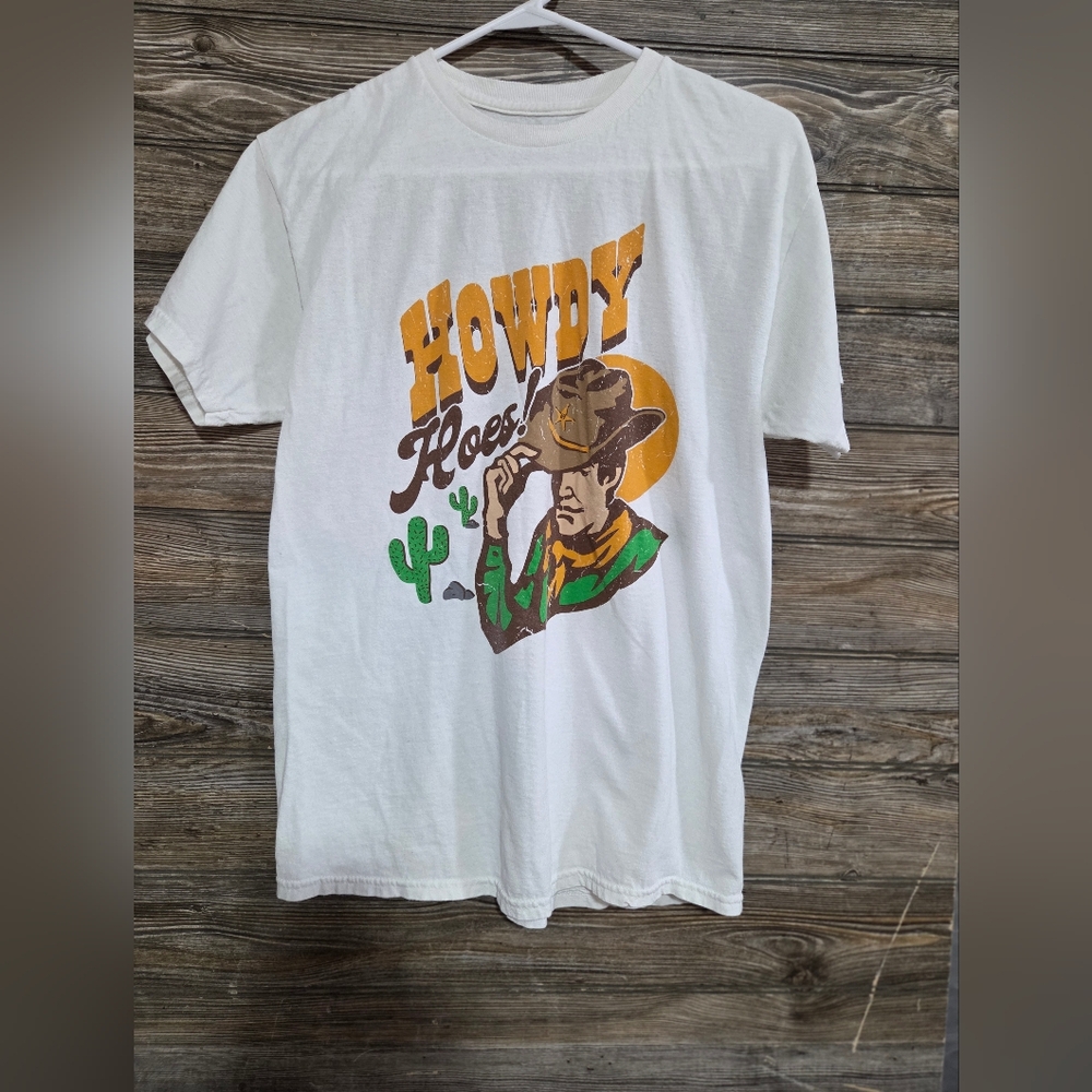 Spencer's Vintage White Howdy Cowboy T-Shirt